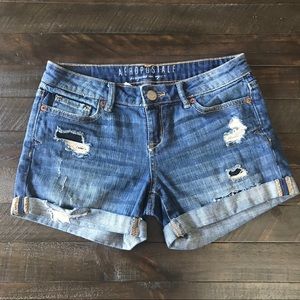 AEROPOSTALE RIPPED DARK JEAN SHORTS